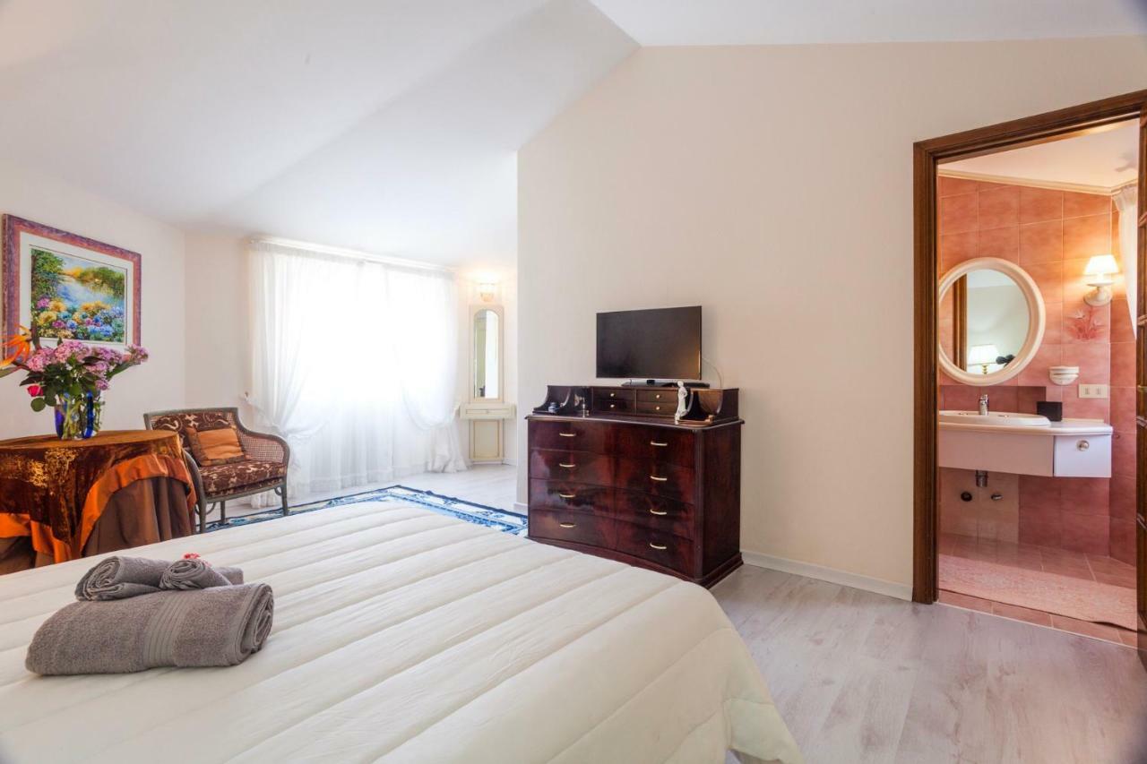 Tony Home Olbia Exteriér fotografie