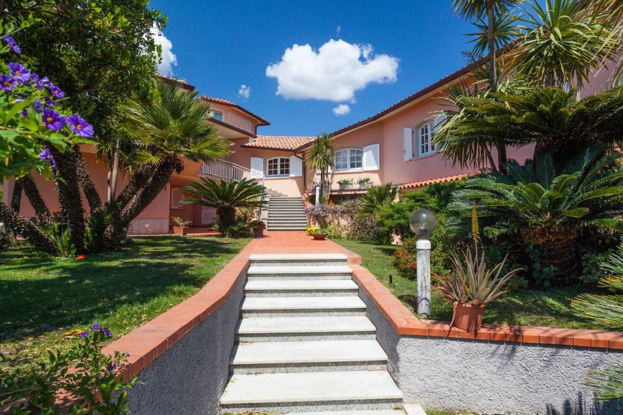Tony Home Olbia Exteriér fotografie