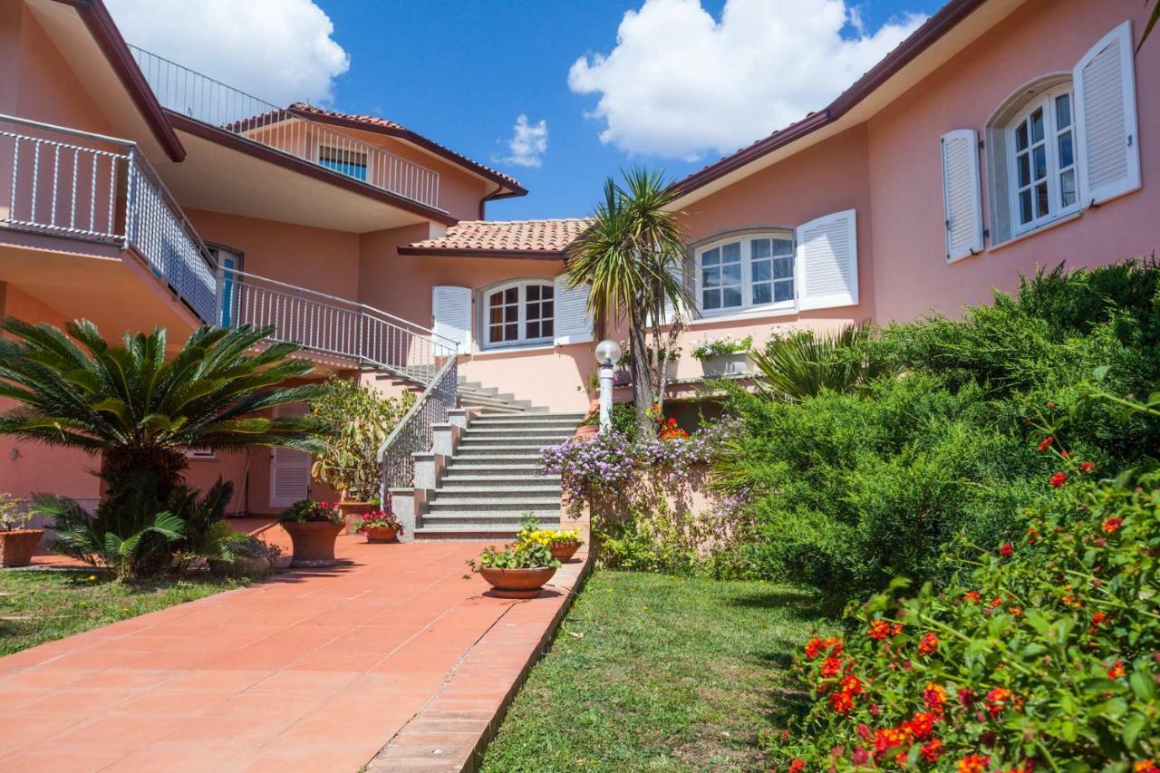 Tony Home Olbia Exteriér fotografie